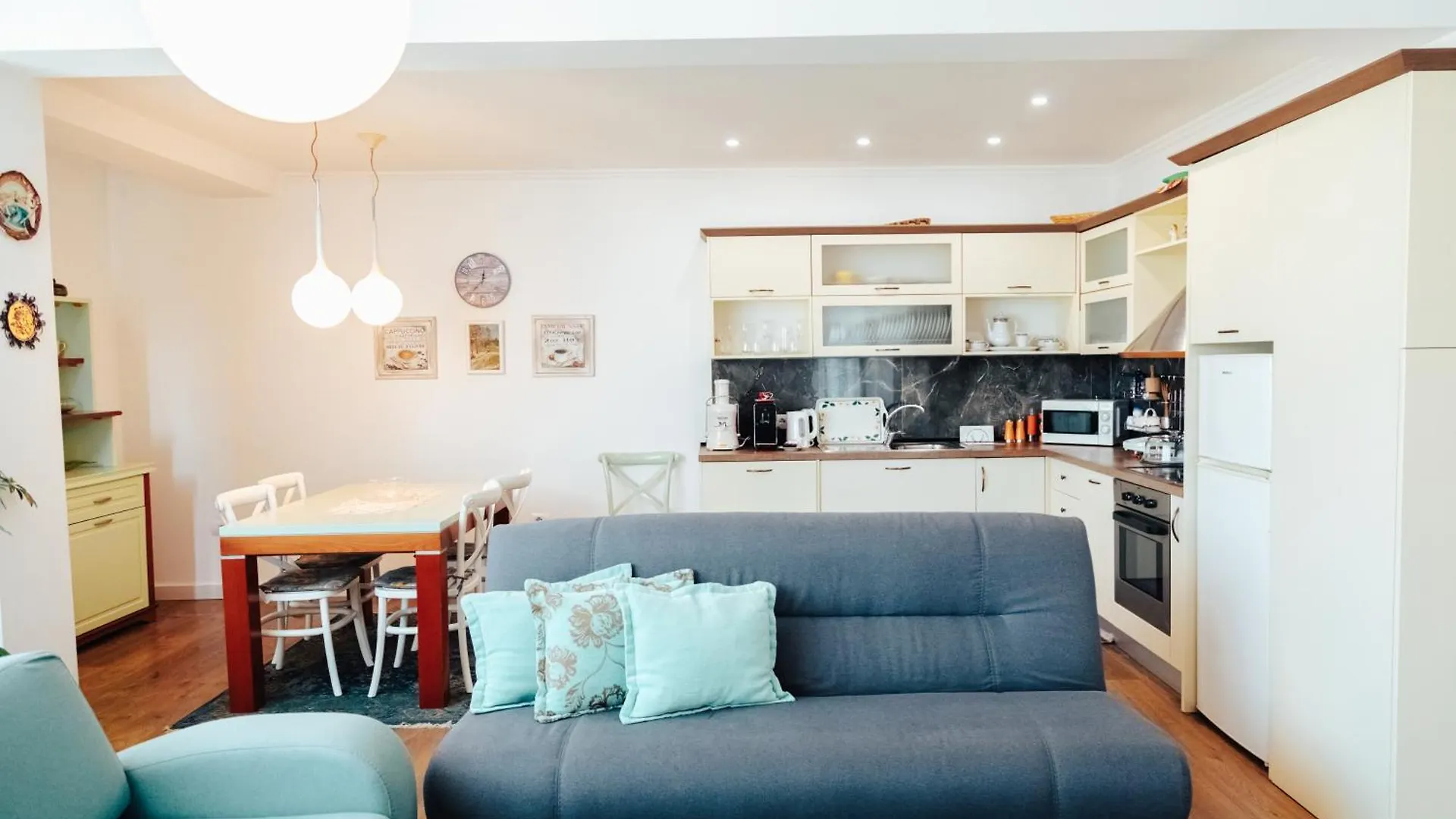 Apartment Metro Suites Tirana