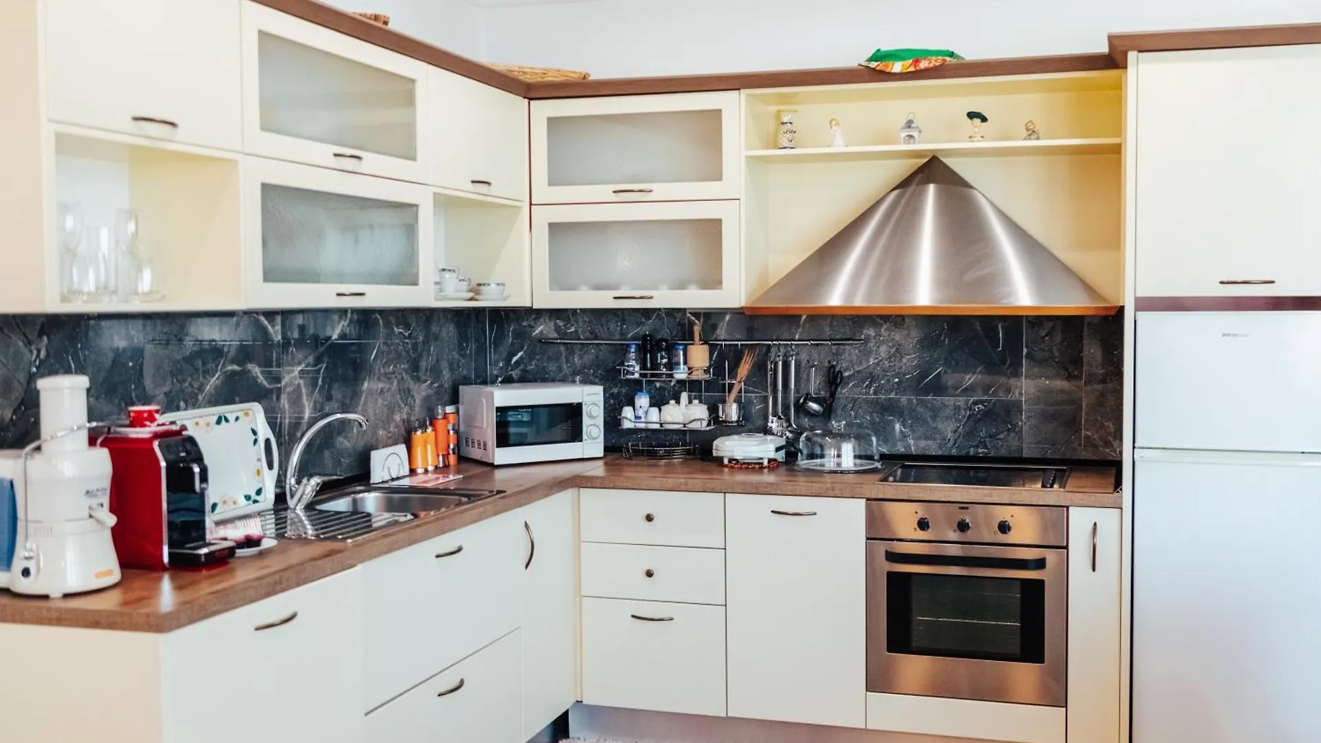 Metro Suites Tirana