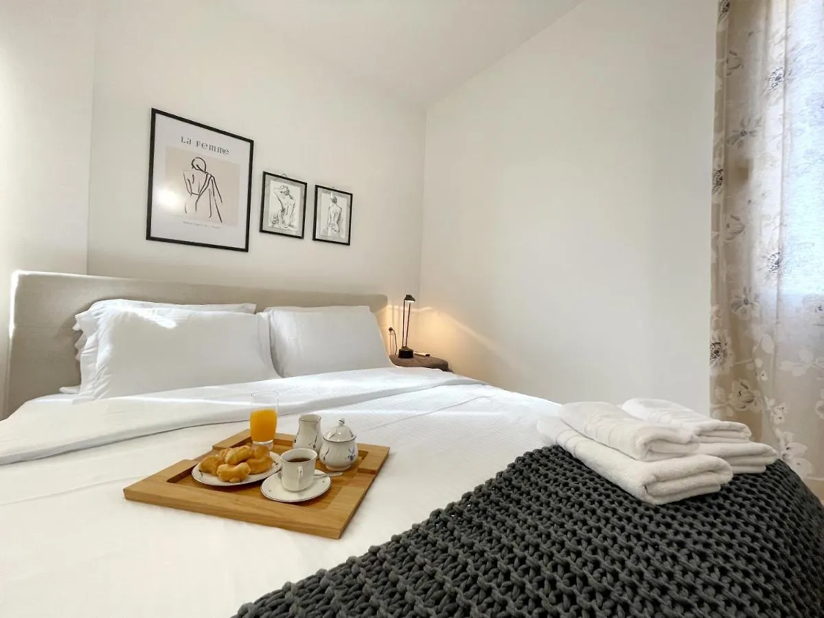 Apartment Metro Suites Tirana