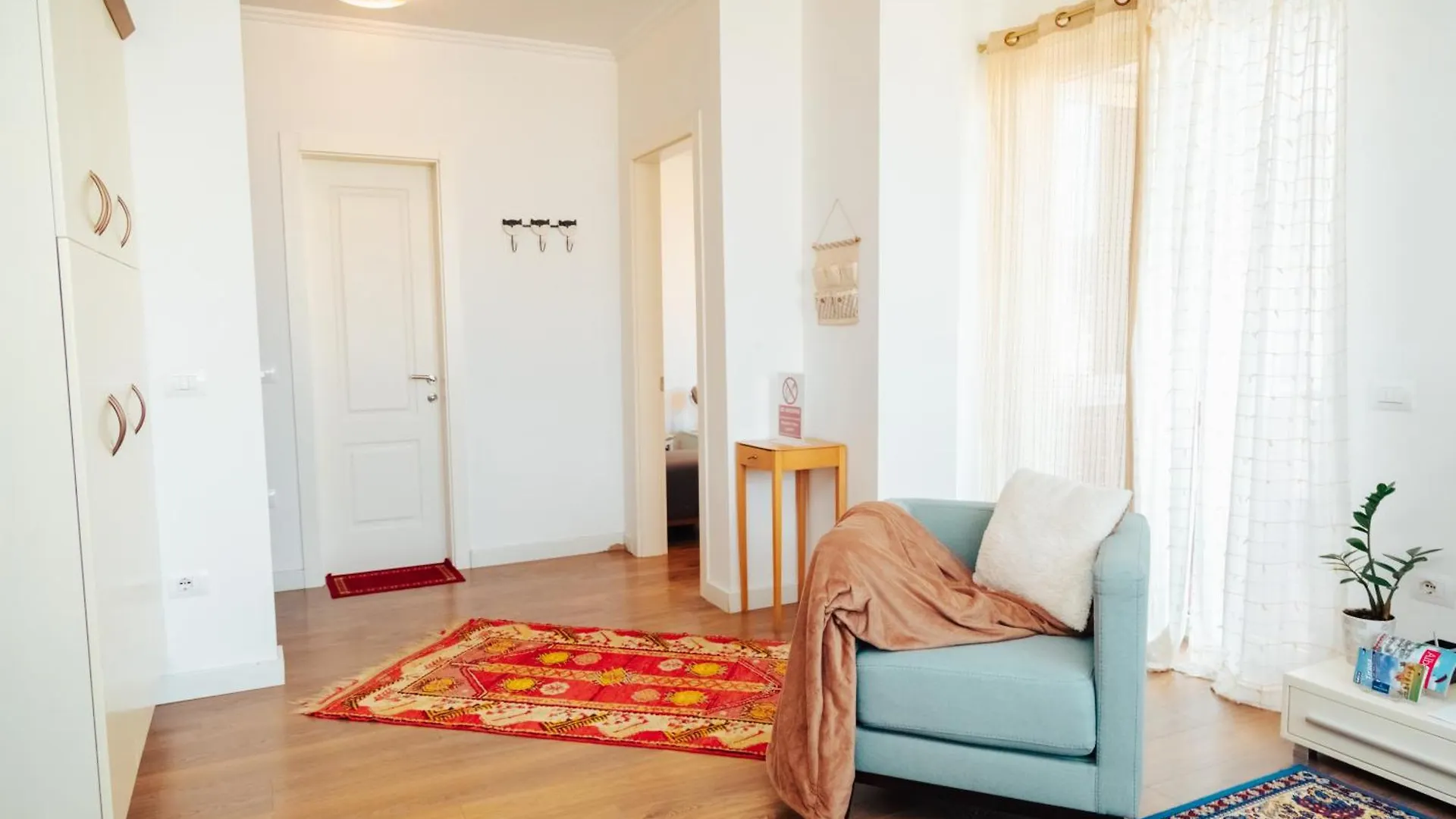 Metro Suites Tirana 0*,